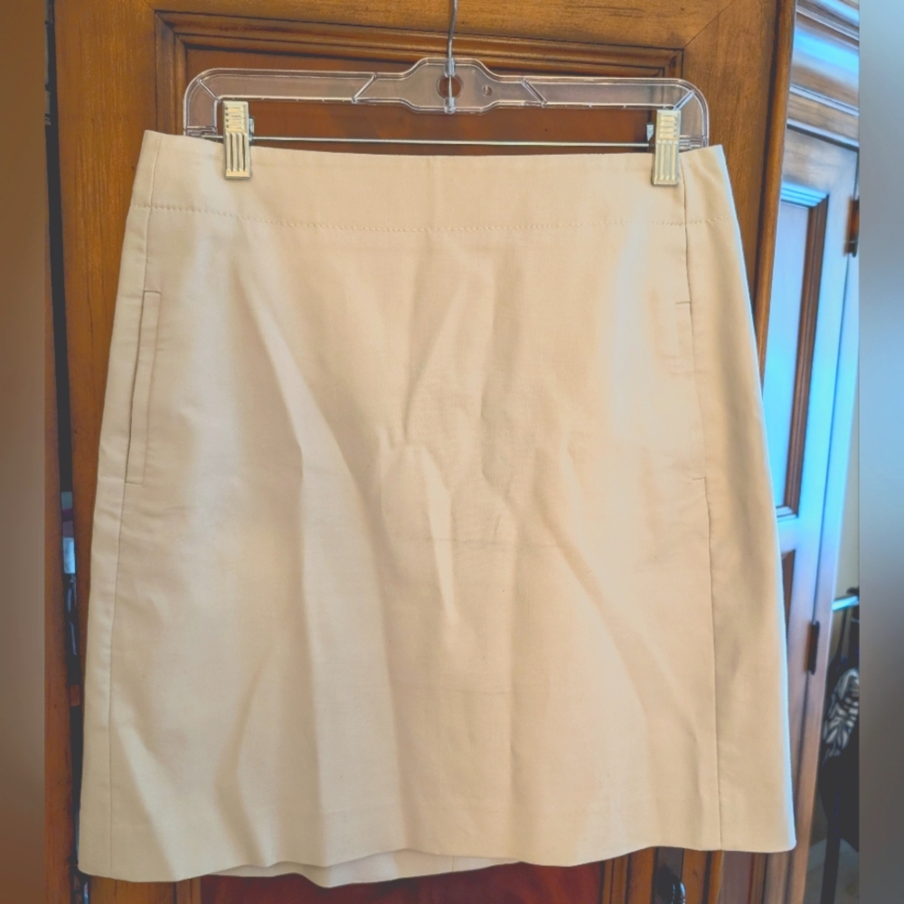 Ann Taylor Loft Size 8 Pencil Skirt Beige